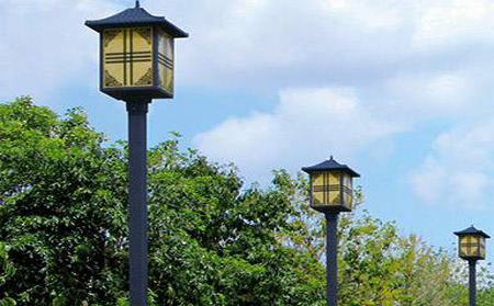 太阳能兴海庭院灯怎么选亮度与续航更耐用